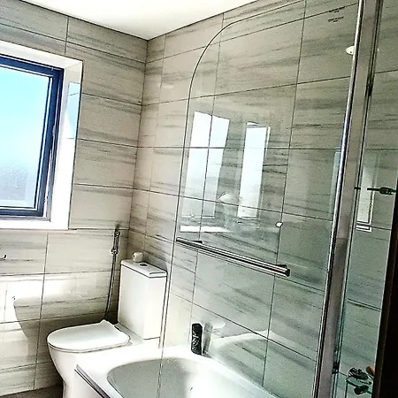 Comfort Double Bed At Grange Castle, Clondalkin, 22 * Dublín
